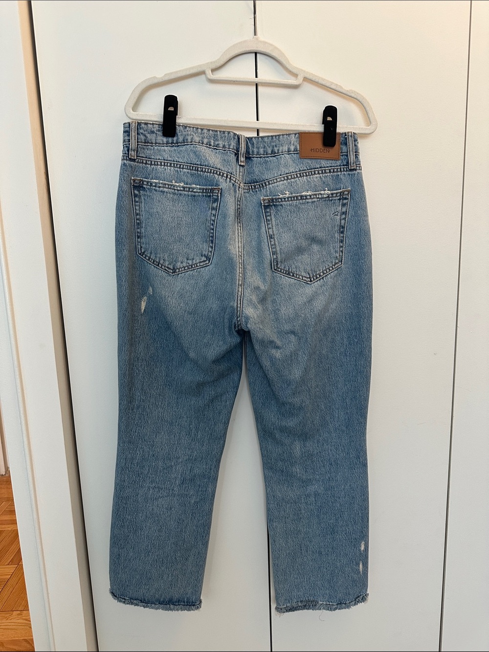 Hidden Distressed Jeans - Picture 4 of 4